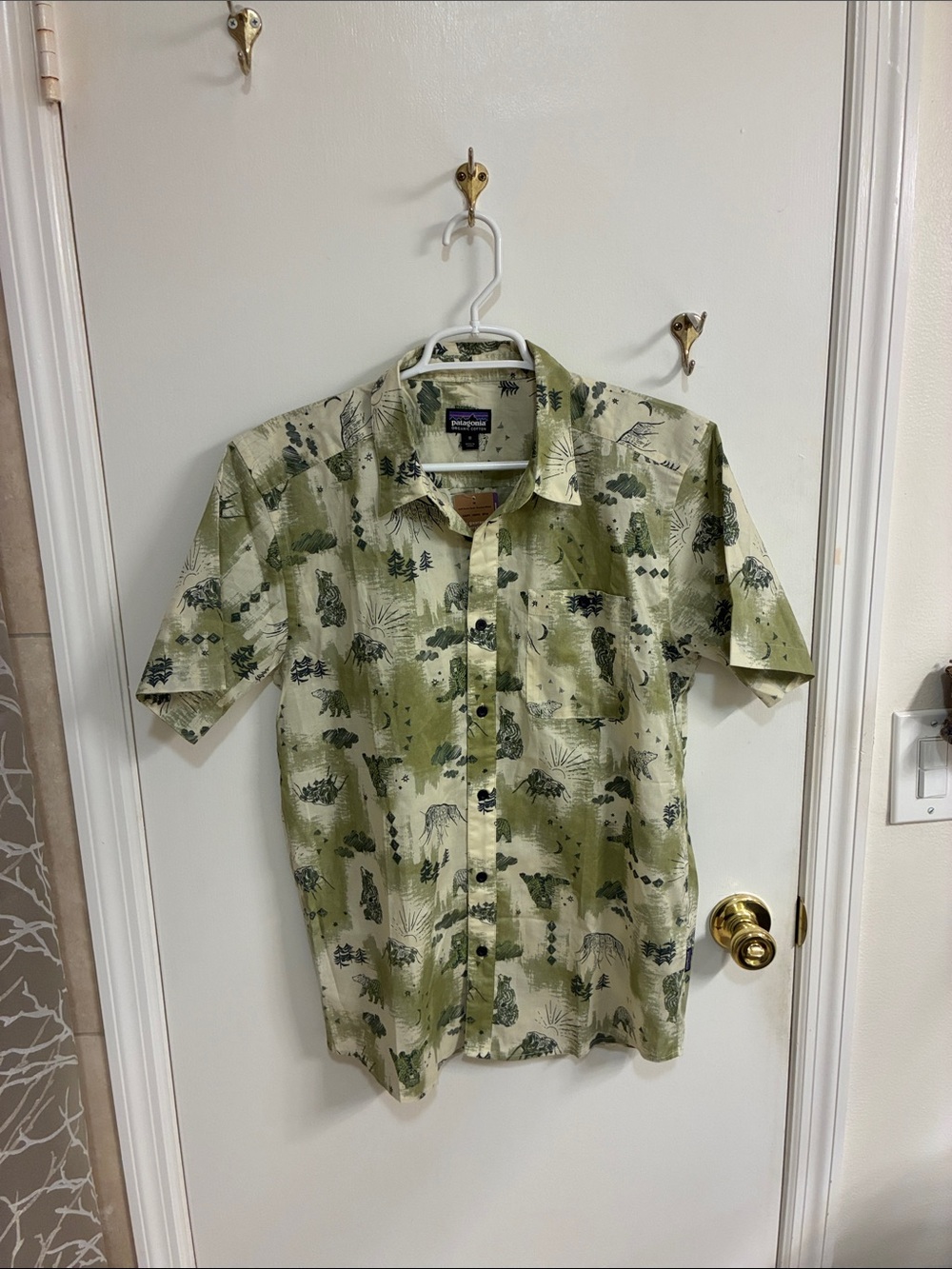 NWT Patagonia Short-Sleeve Button-Down Shirt- Green-Sz M-Organic Cotton